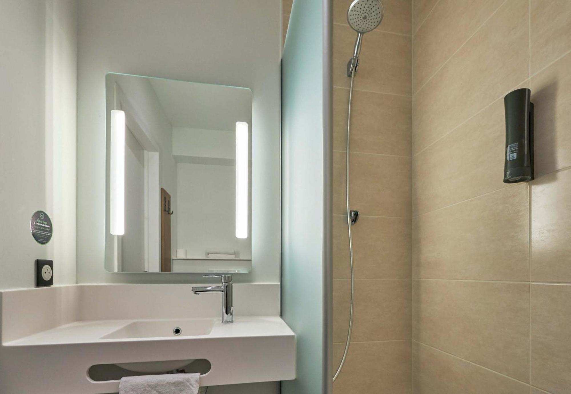 B&B Hotel Ouistreham Eksteriør bilde