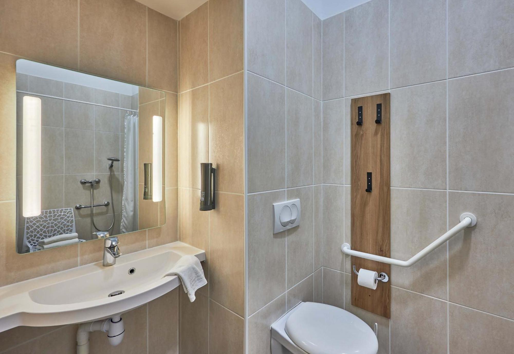 B&B Hotel Ouistreham Eksteriør bilde