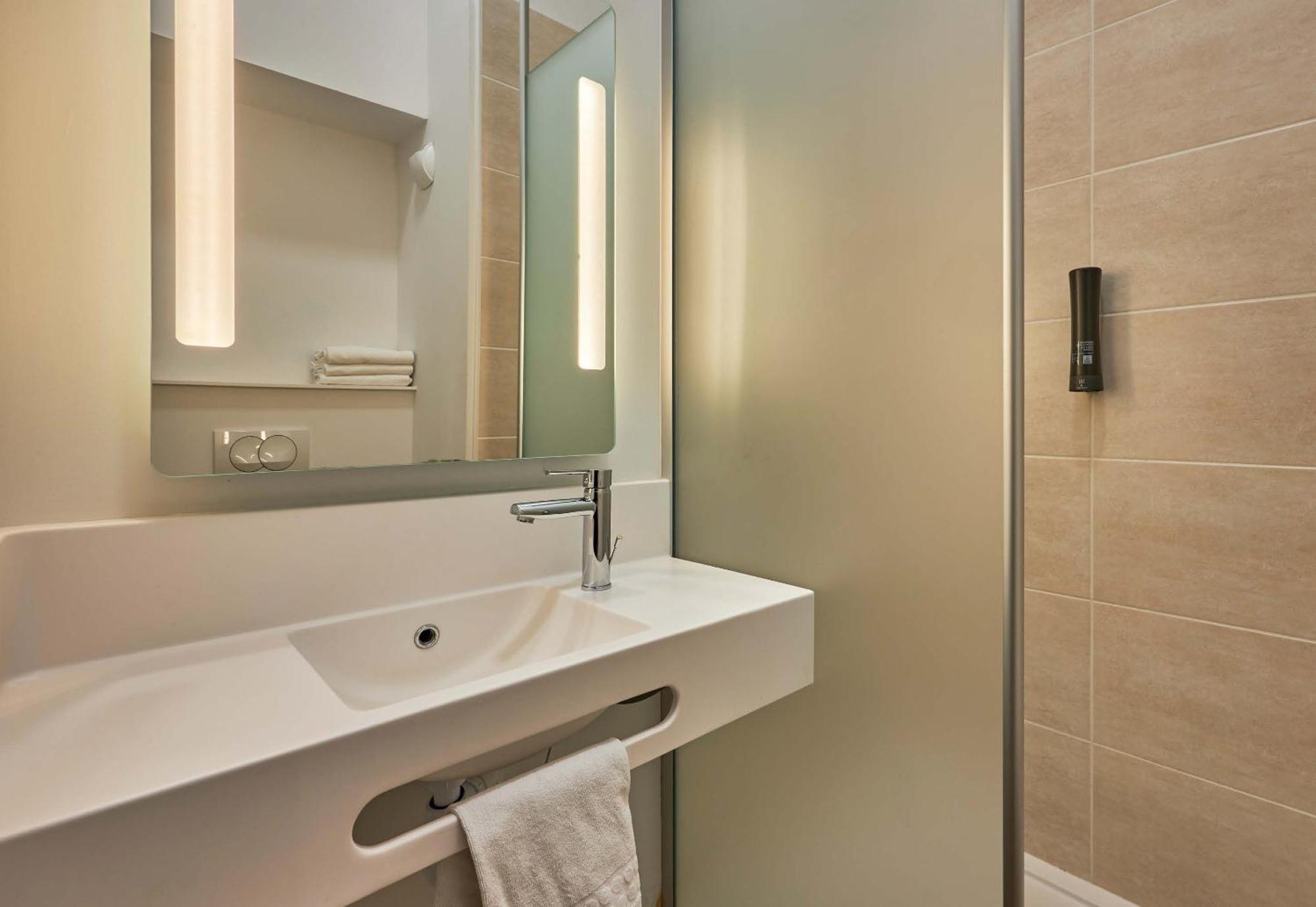 B&B Hotel Ouistreham Eksteriør bilde