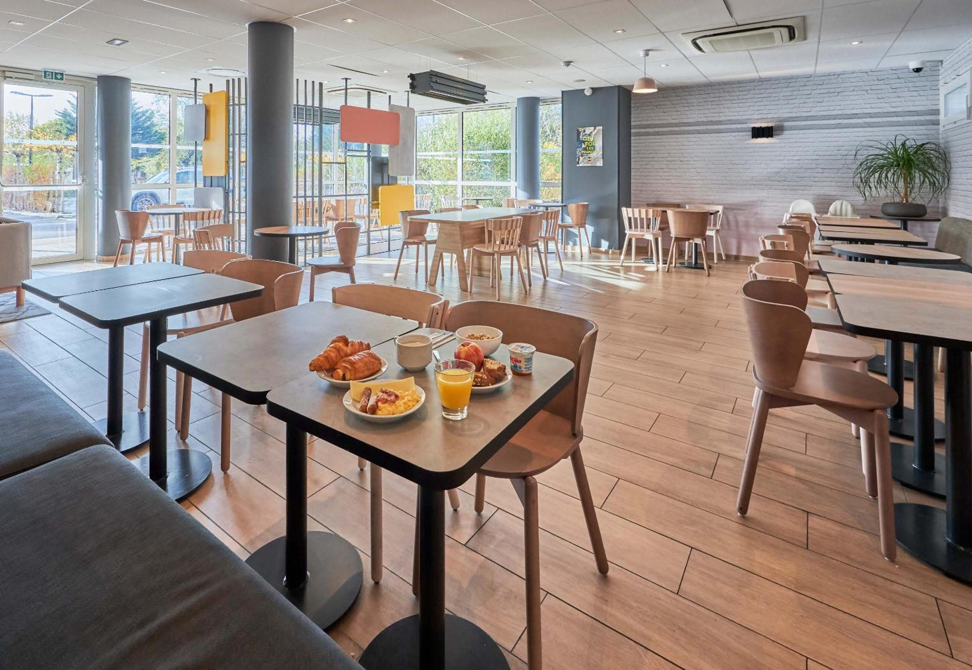 B&B Hotel Ouistreham Eksteriør bilde